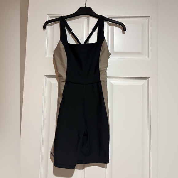 Abercrombie workout romper - Picture 4 of 4